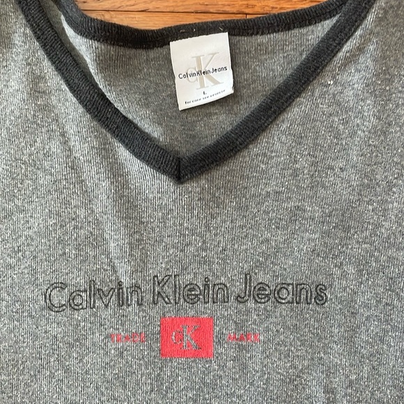 Women’s Large Calvin Klein LS V Neck Shirt - Picture 1 of 3